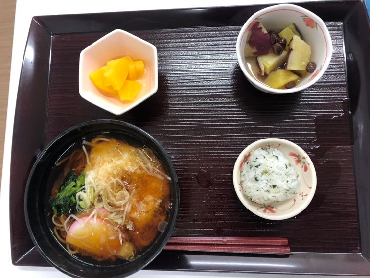 バランスと彩りの良い食事をご用意させていただきます。