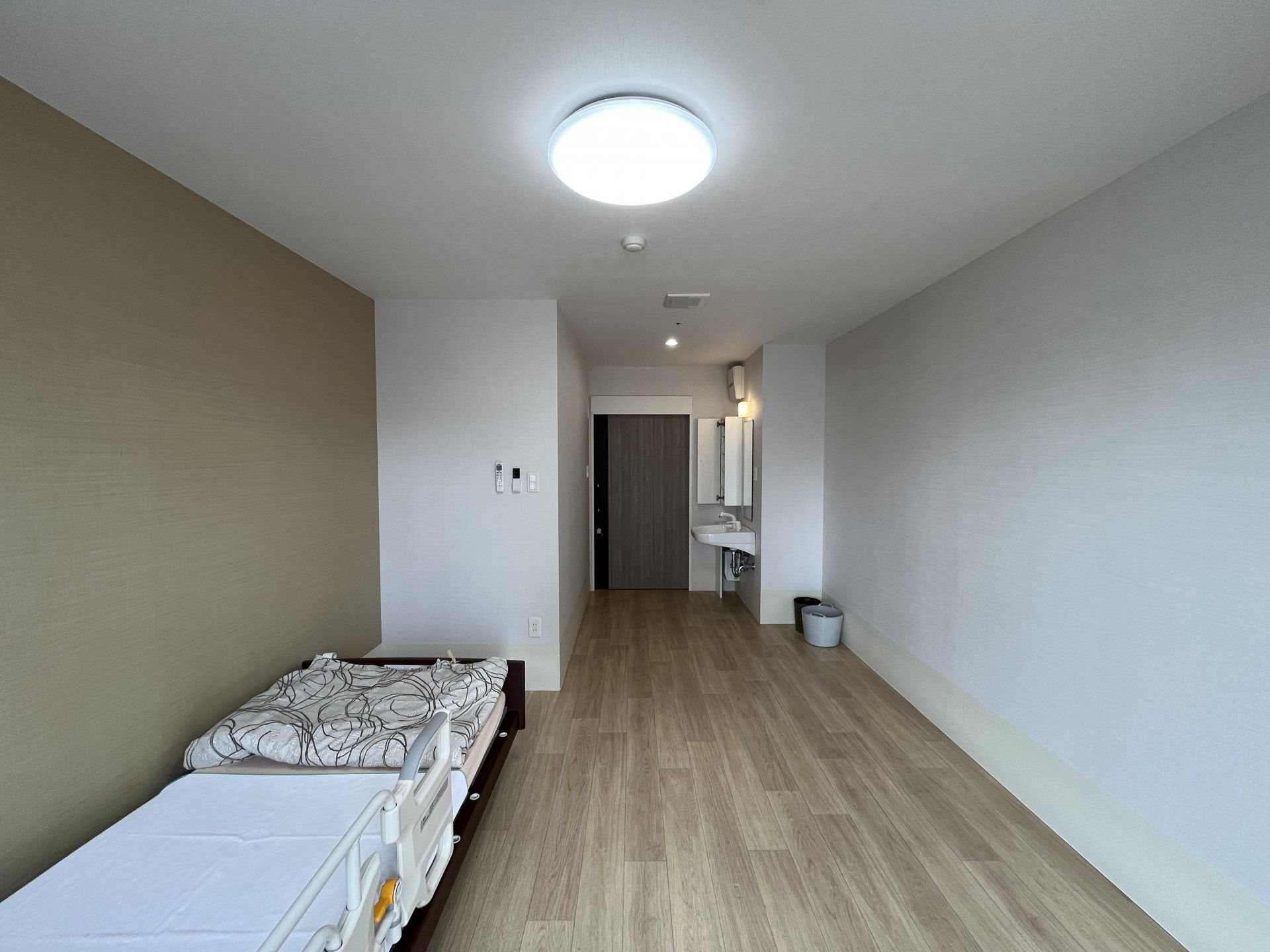 落ち着いた雰囲気の居室