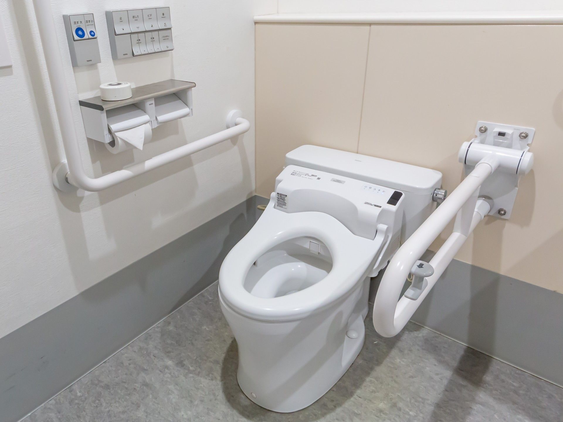 バリアフリーのトイレ設備
