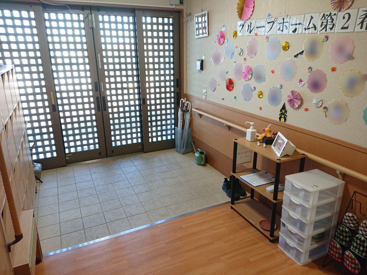 掲示物がある入口