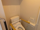 介護施設の居室とトイレが見える