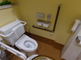 バリアフリー設計のトイレの内部