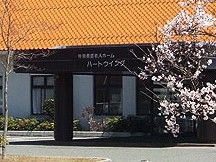桜の咲くエントランス