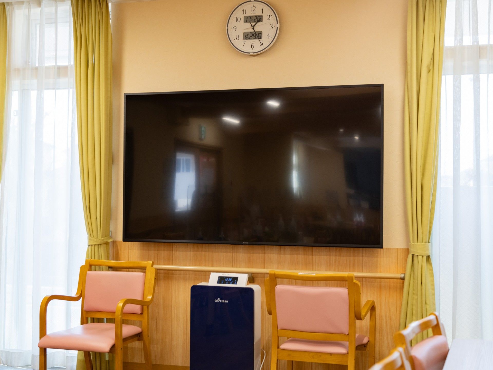 大きなテレビのある部屋