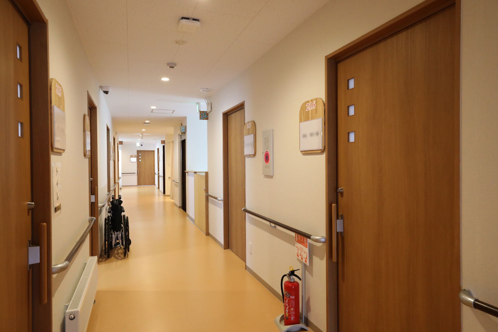 手すりを設置した廊下