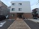 ゆったりとした玄関のある建物