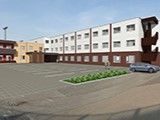 静かな住環境を提供する施設外観