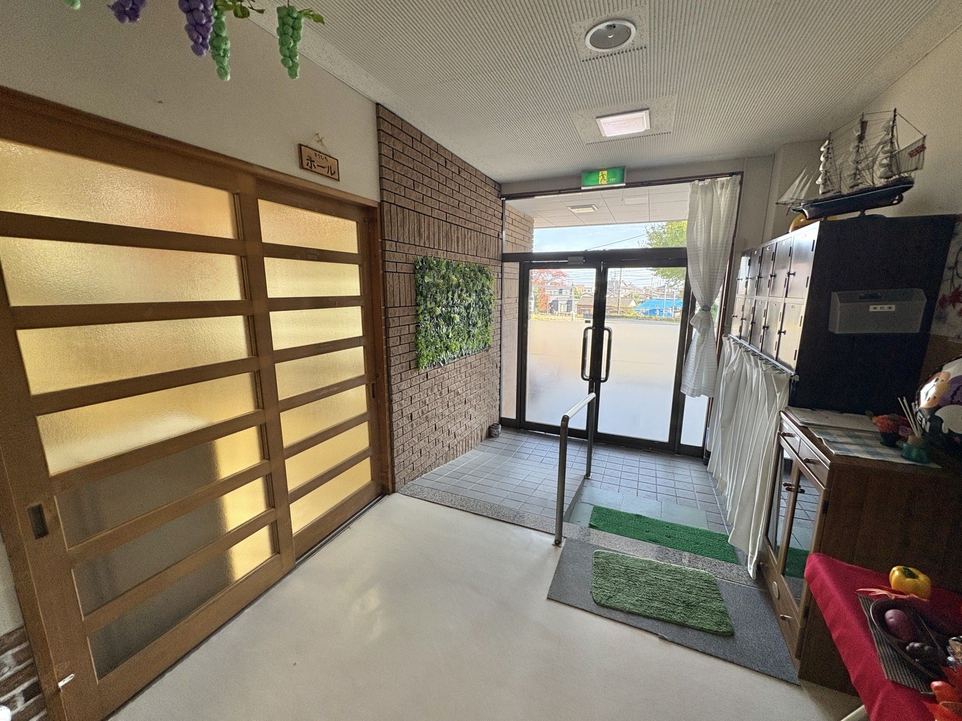 明るいエントランス