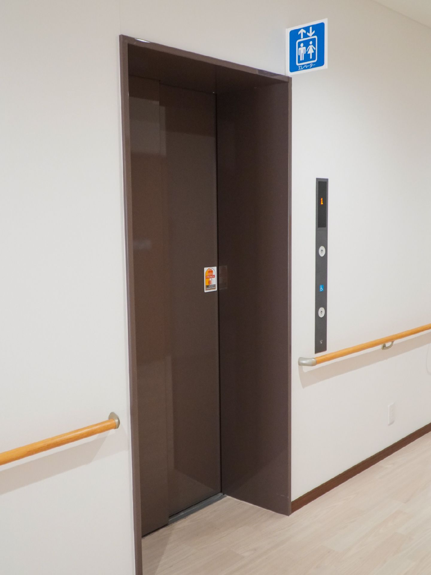 エレベーターが完備されている館内