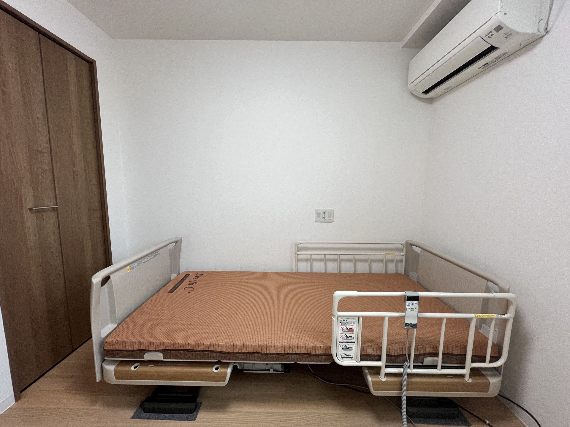 快適な個室のベッド