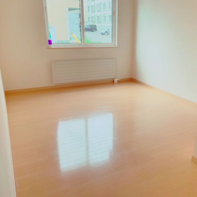 窓際の明るい部屋