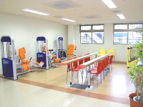 トレーニングルームには要介護予防を行う機材がおいてある