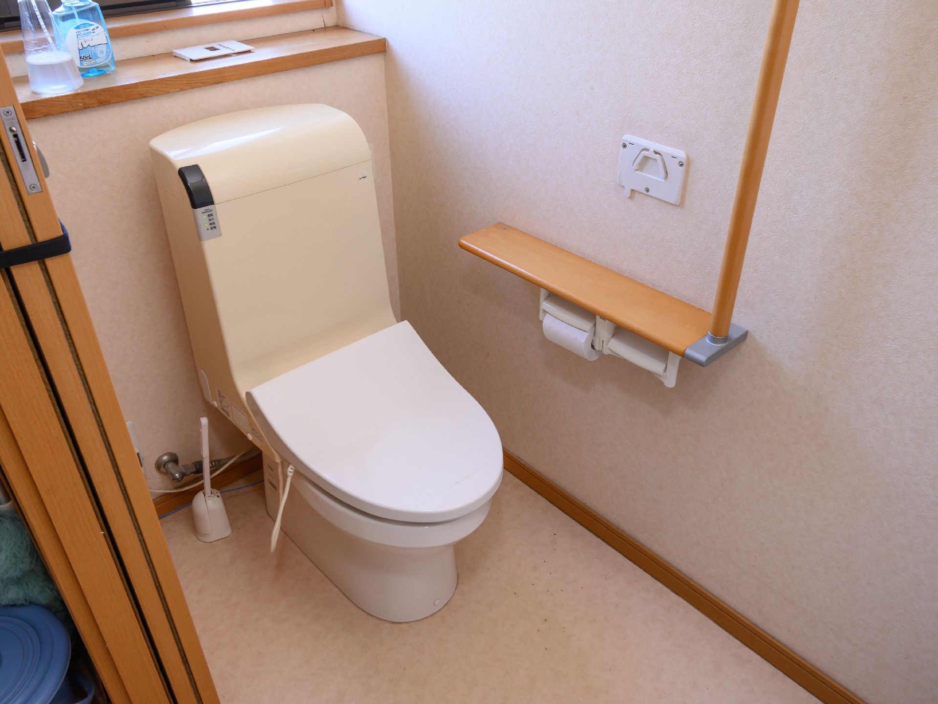 手すりを設置しているトイレ