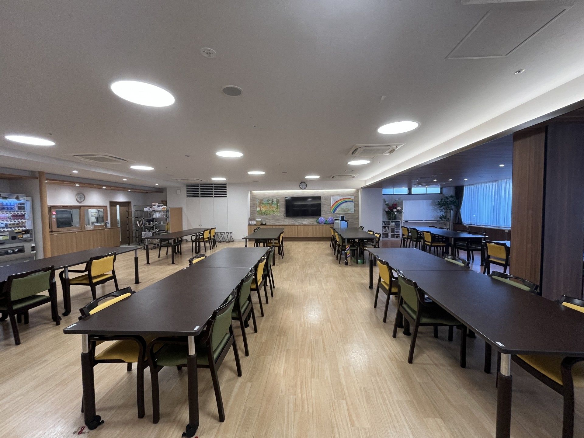 広々とした食堂