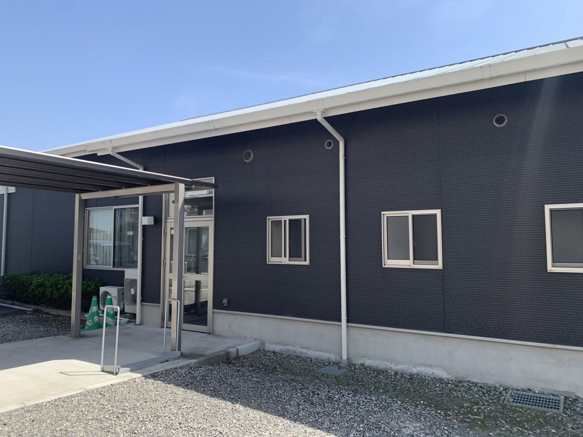 エントランスの外観