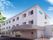 清潔感のある建物正面