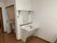 洗面台とトイレのある部屋