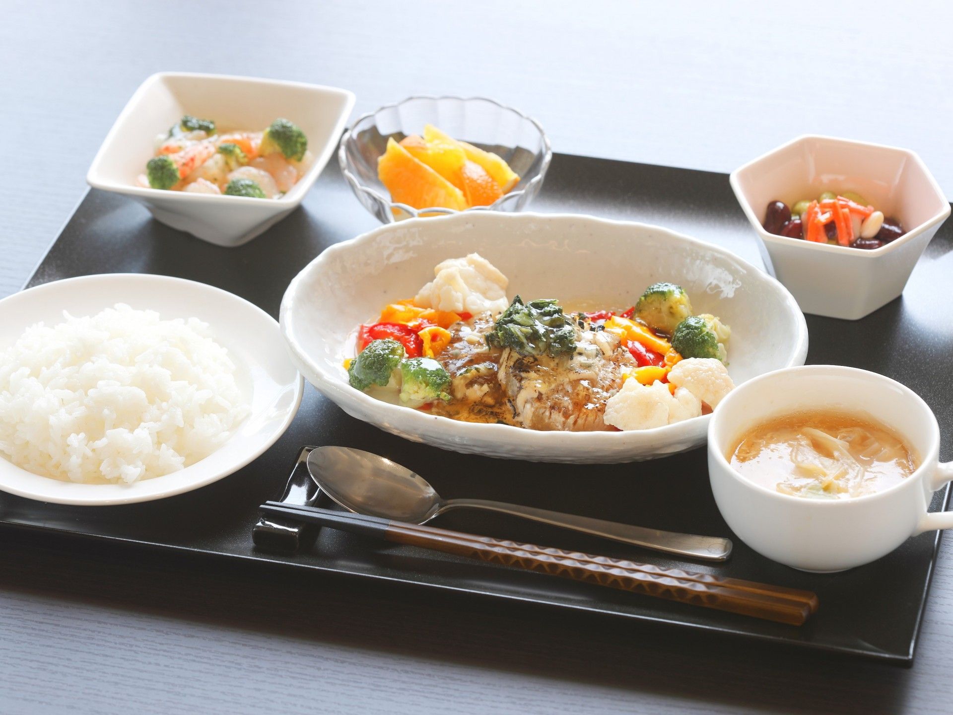 鶏の鍋とオクラのサラダのセット