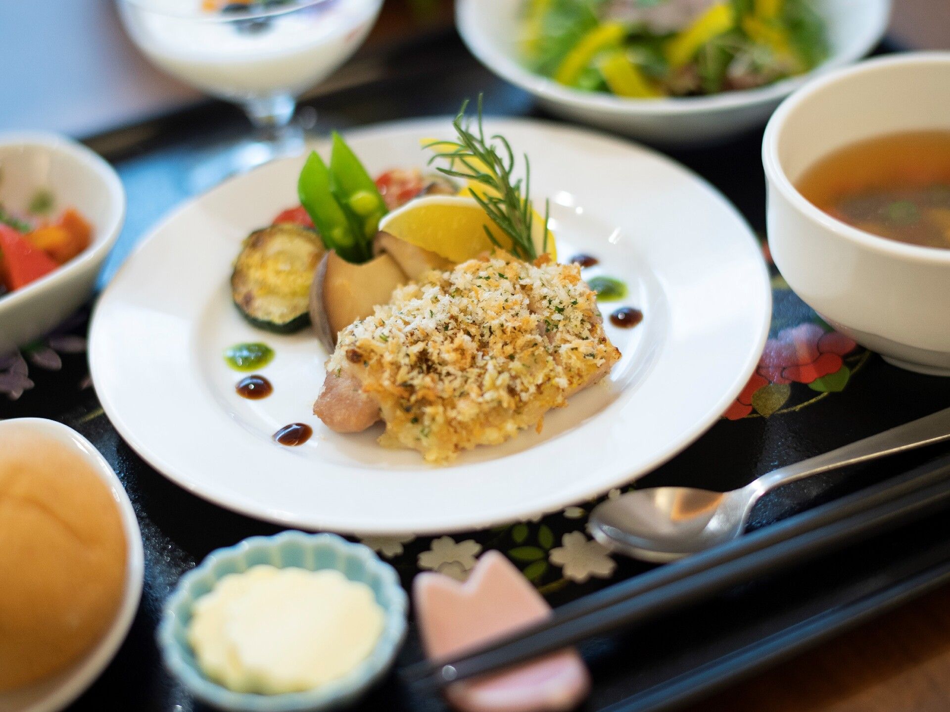 「ホスピタルメント代々木上原」のお食事。