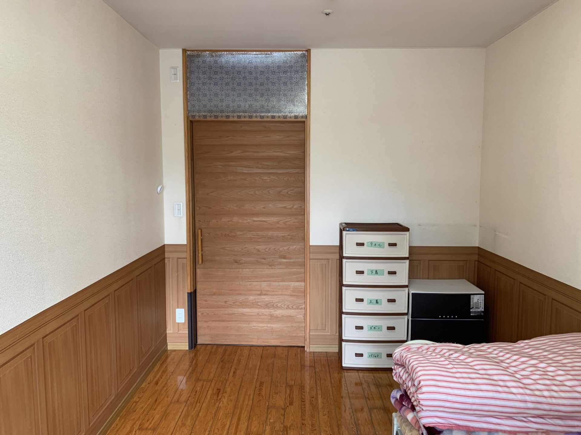 落ち着いた雰囲気の部屋