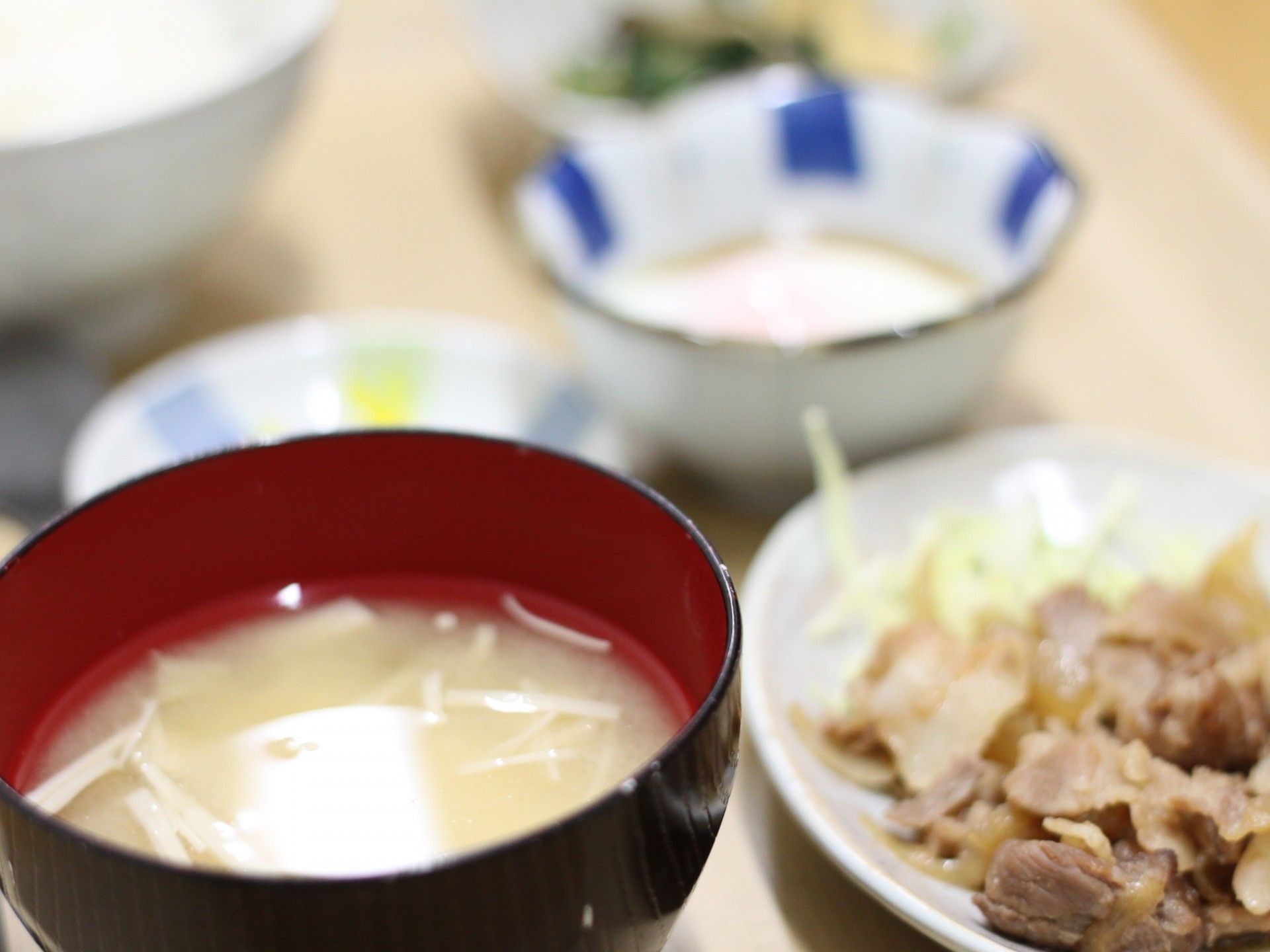 生姜焼きと味噌汁のセット