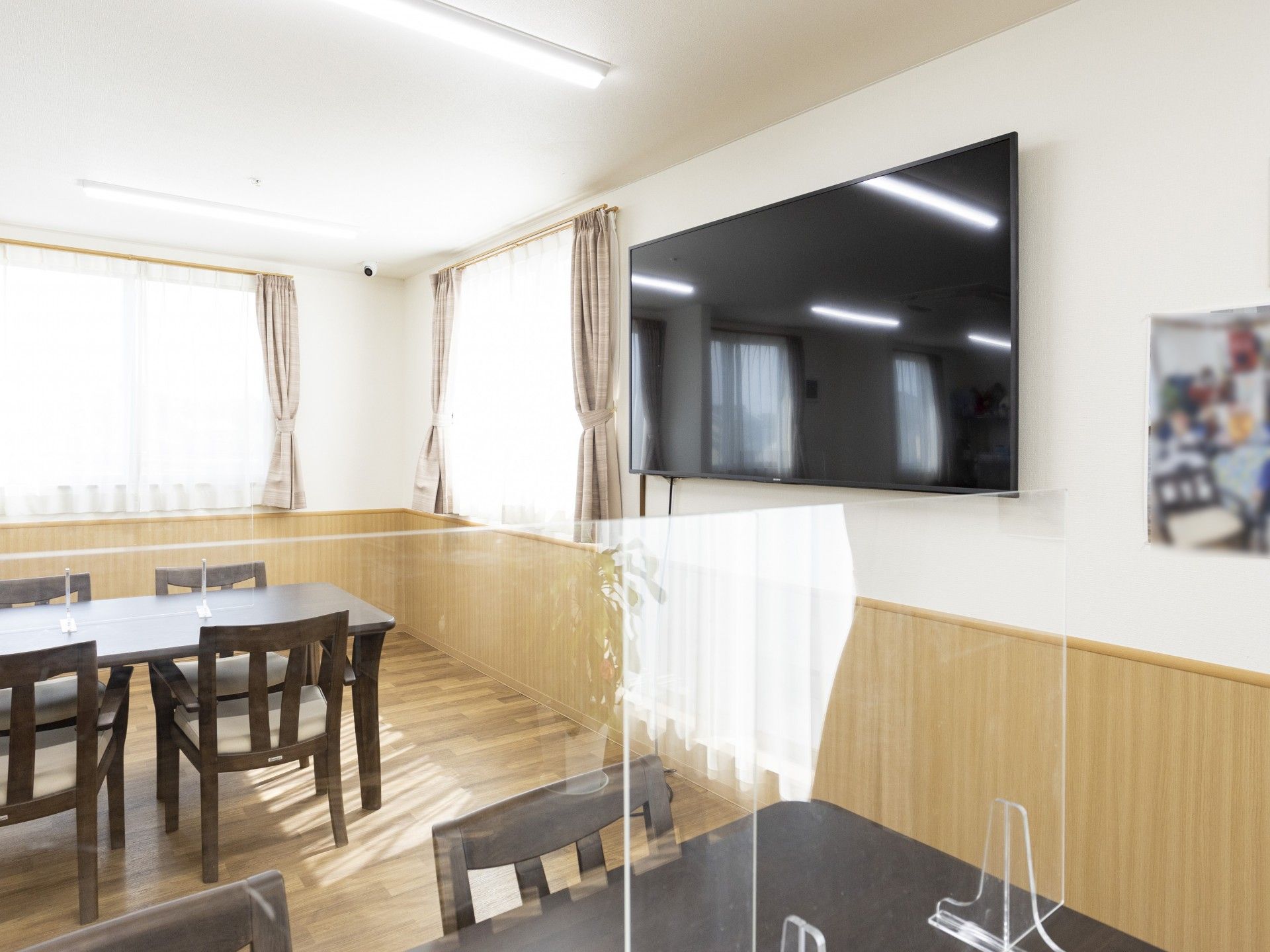 大きなテレビのある部屋