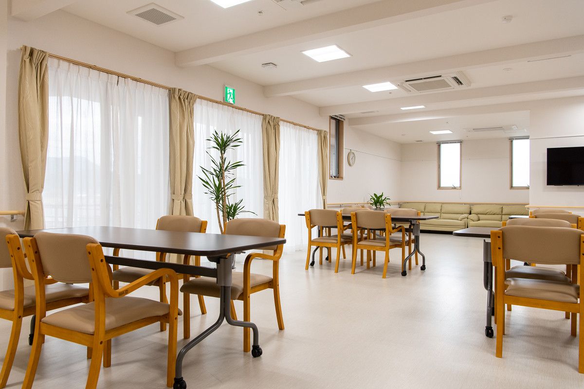 広々とした快適な共用ダイニング