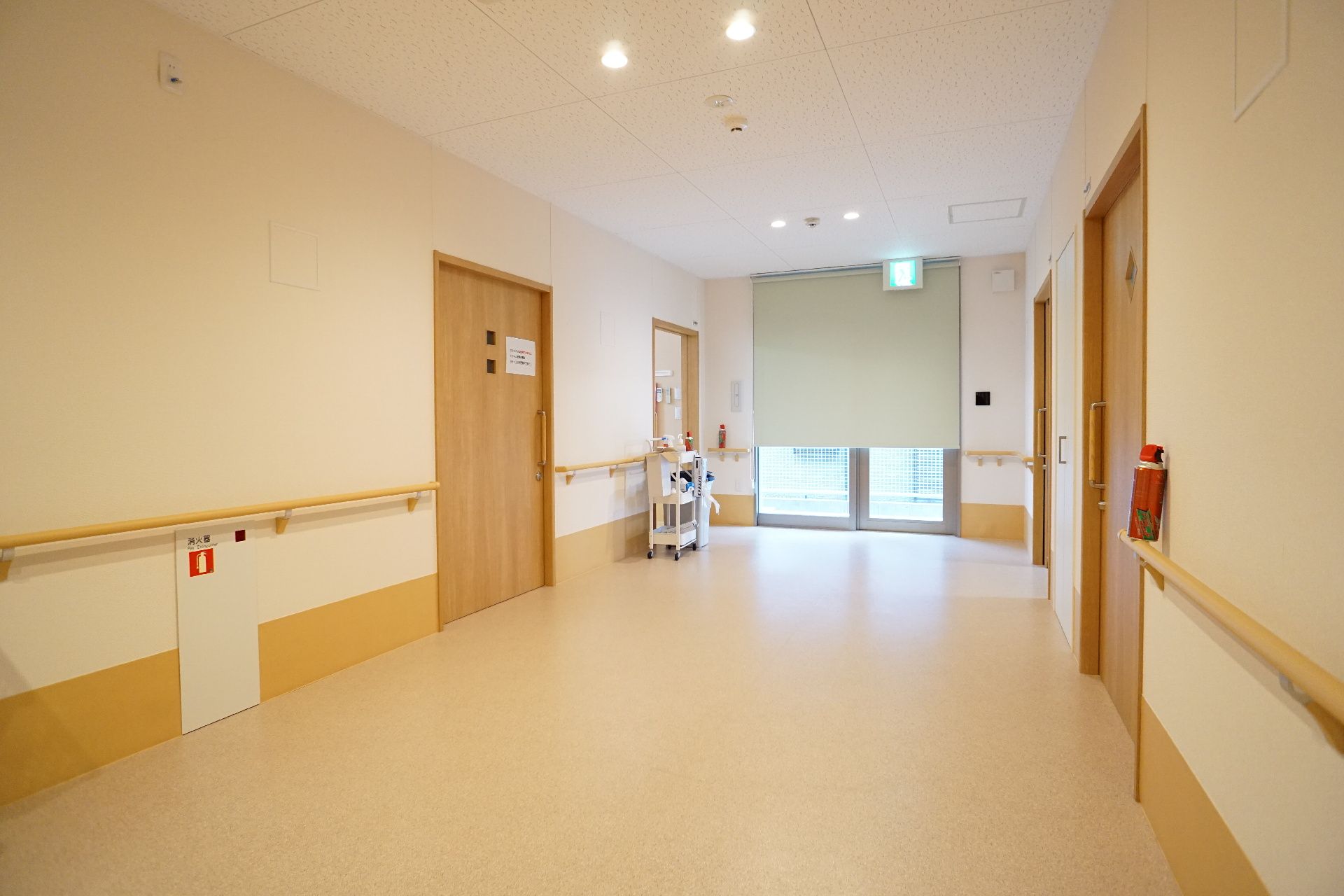 手すりのある廊下