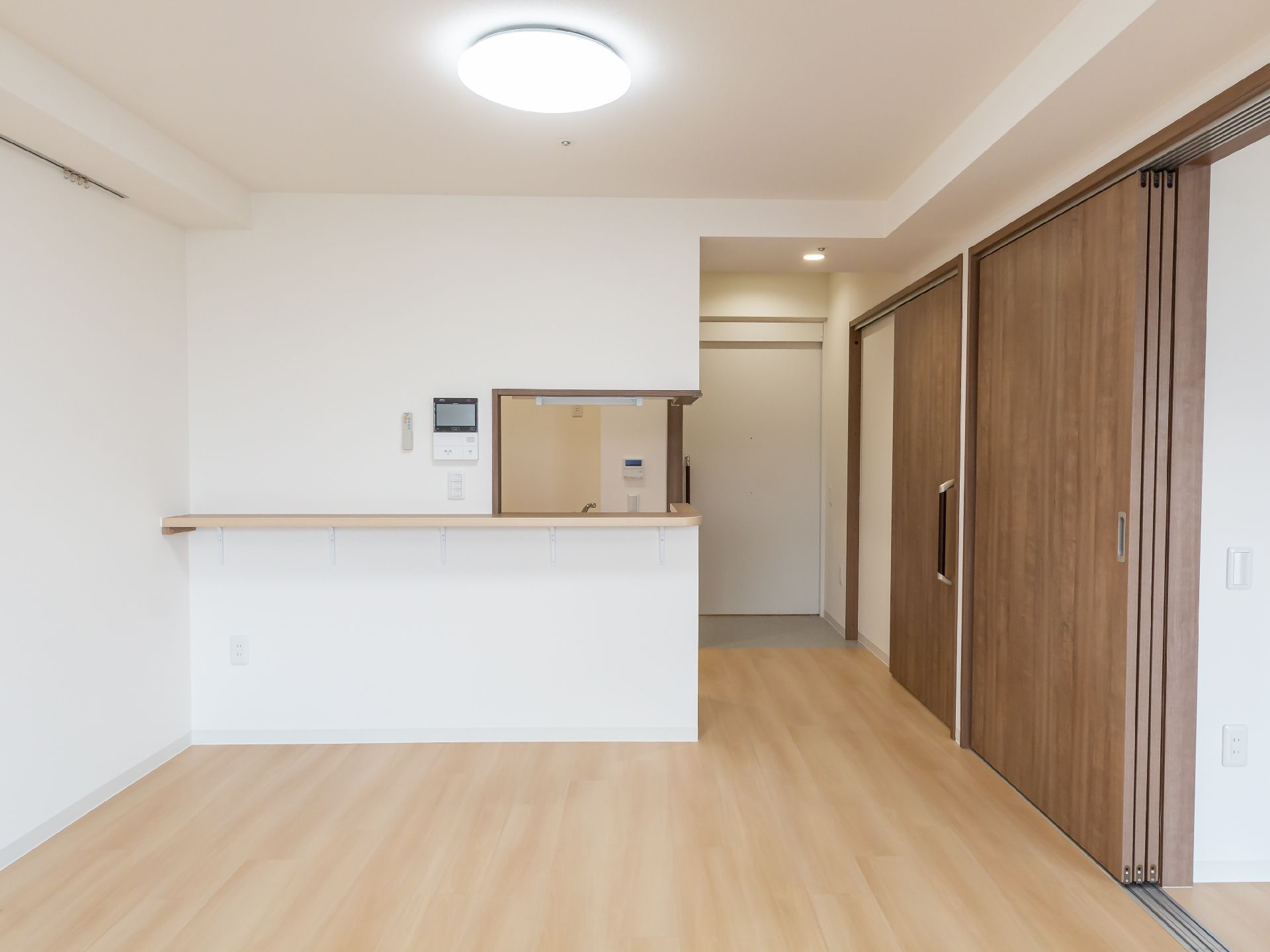 車椅子の方も利用しやすいスペースの広い居室