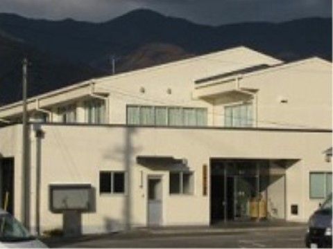 赤いりんごの周辺環境。公民館が近くにございます。地域の方々と中会良く交流ができます。