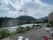 川沿いの駐車場と山々