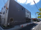 快適な住宅街に位置する施設外観