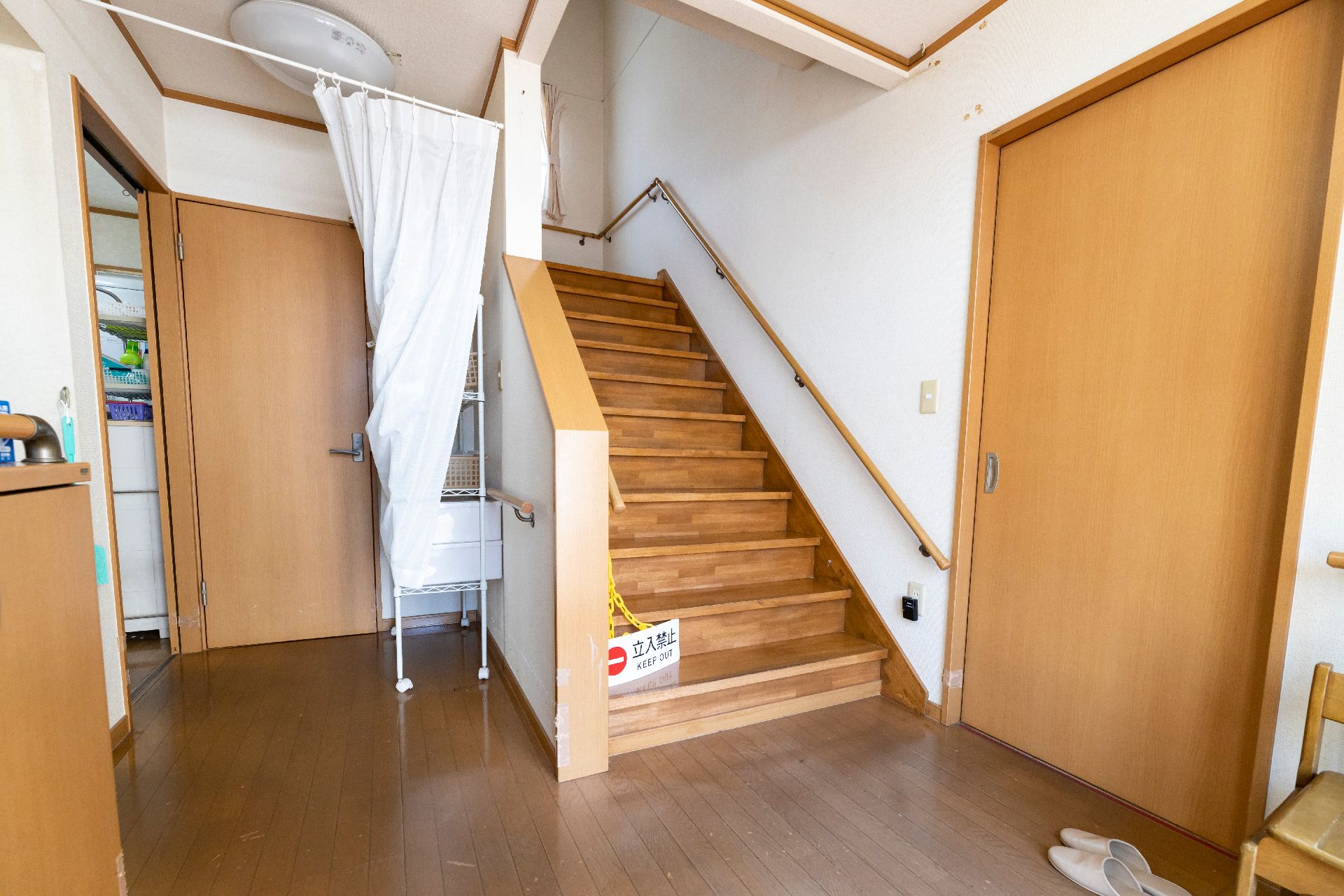 転倒の原因になるような段差は無く、安全に移動できる廊下