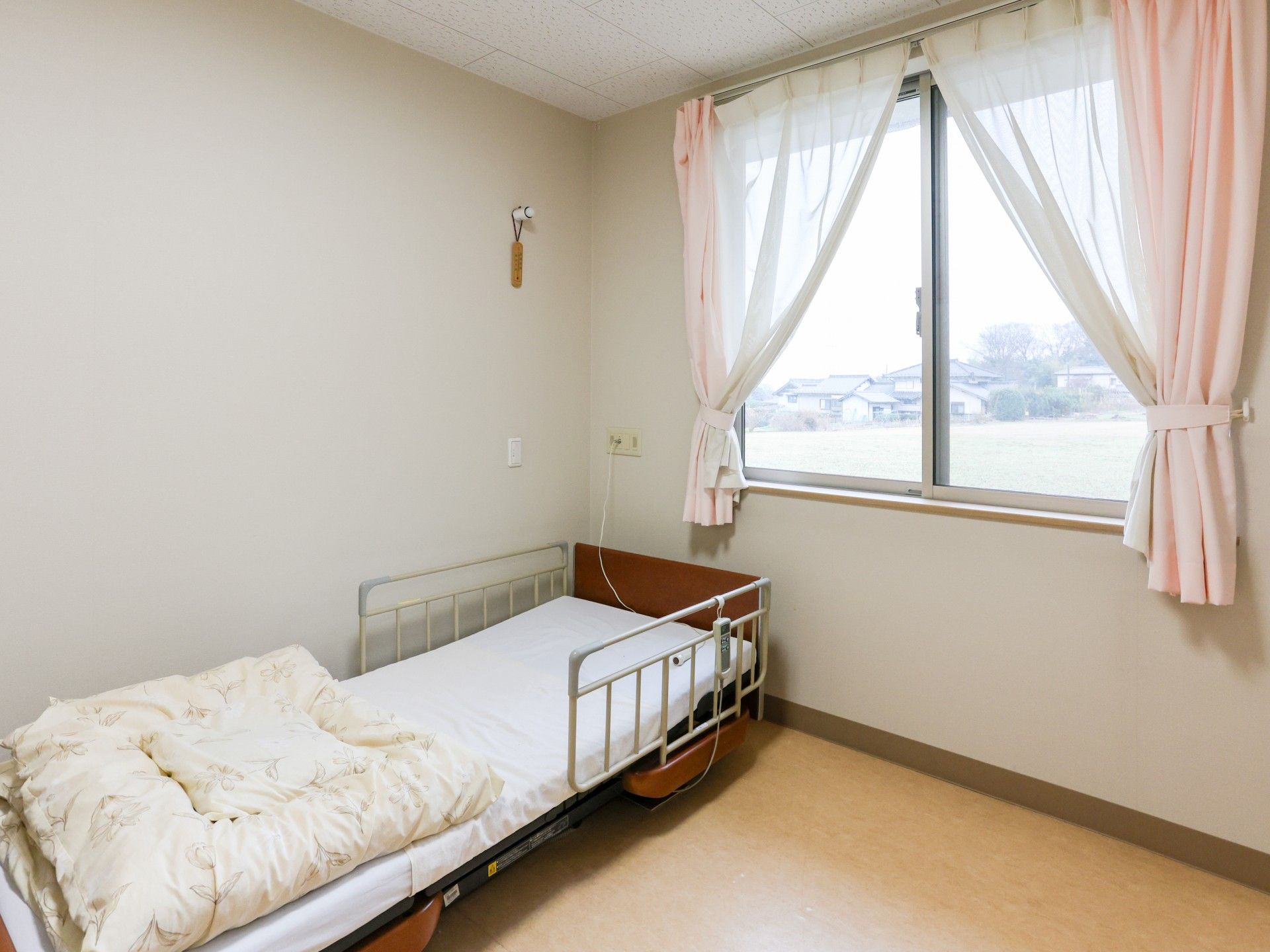 シンプルな個室居室