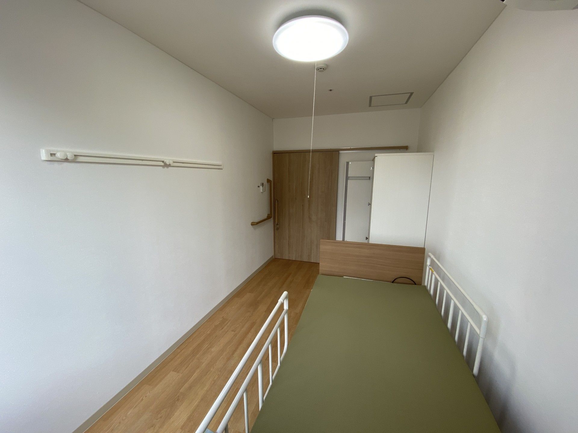 明るく清潔な居室
