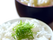 シラスや青のりが乗っている白いご飯と具沢山の味噌汁がある。
