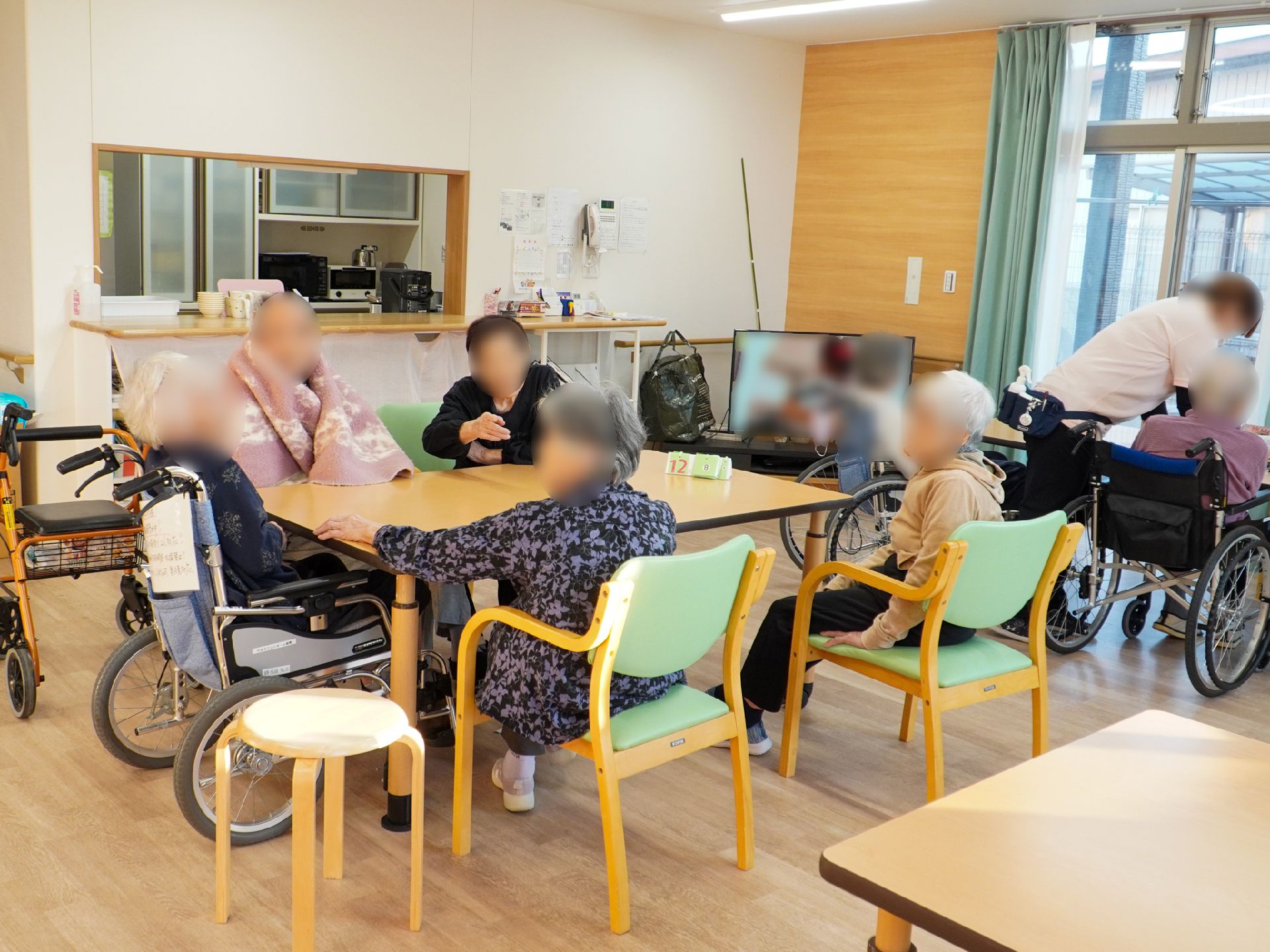 テレビが設置されている共有スペース
