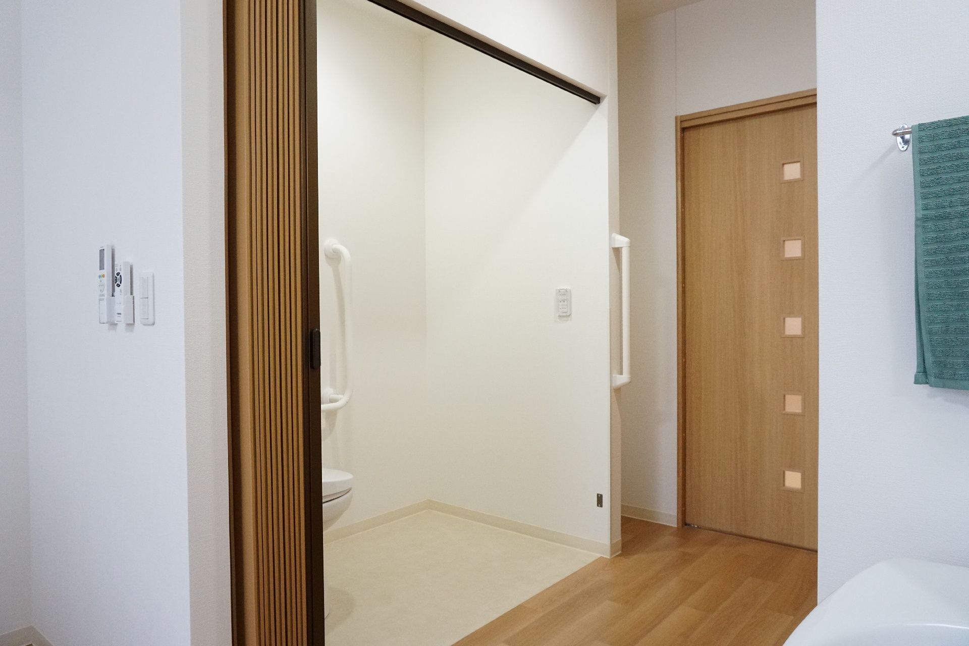 バリアフリー化されており、トイレも設置されている居室