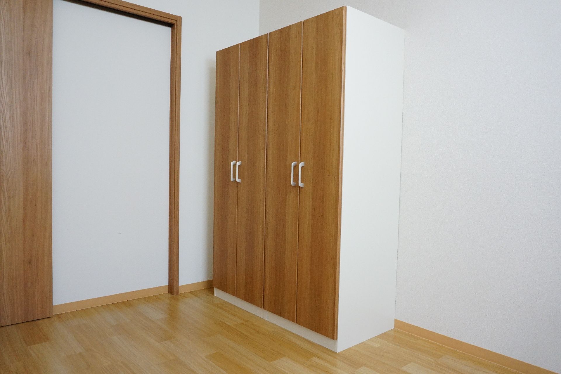居室ごとに設置され、入居者が自分の私物を保管しておける収納