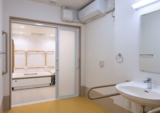 清潔な浴室設備