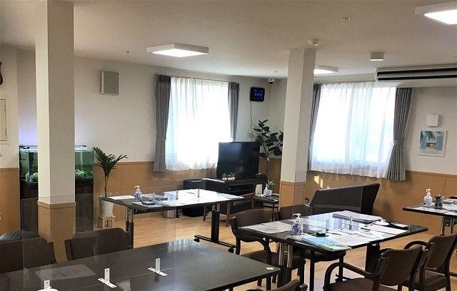 共有の食堂スペース