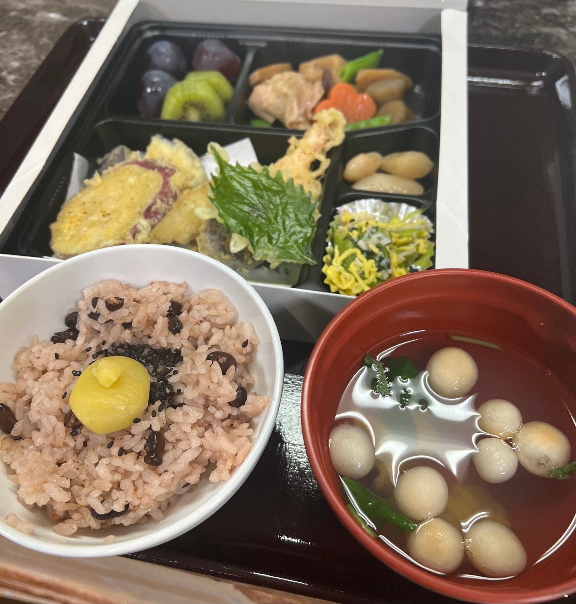 栄養満点のお食事風景