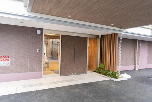 外観エントランス