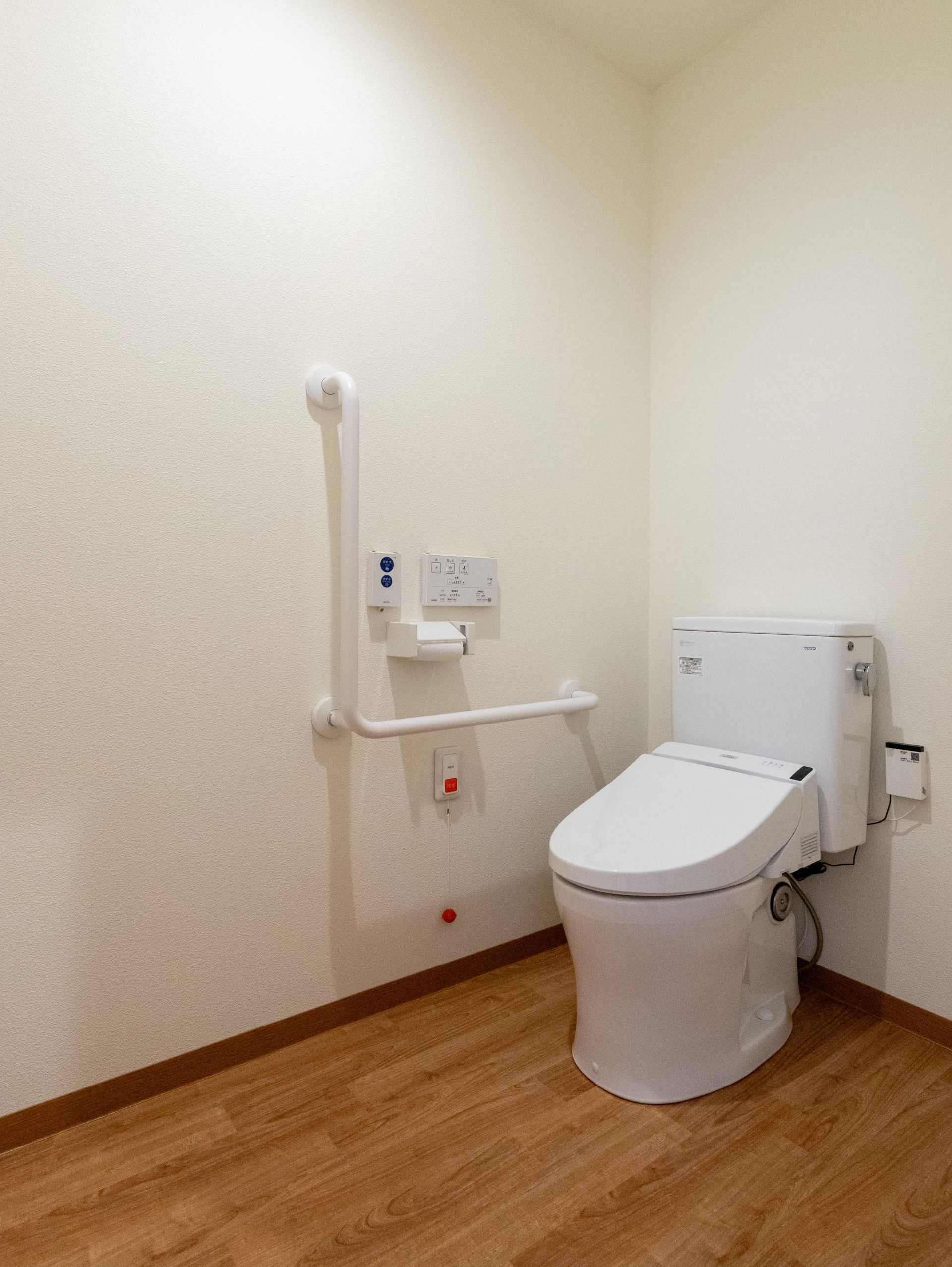 手すり付きトイレ設備