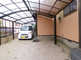 屋根付きの通路と周辺
