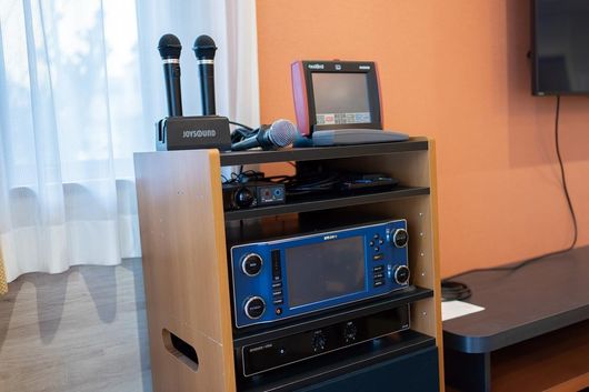 カラオケ機器