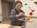 手作業を楽しむ様子