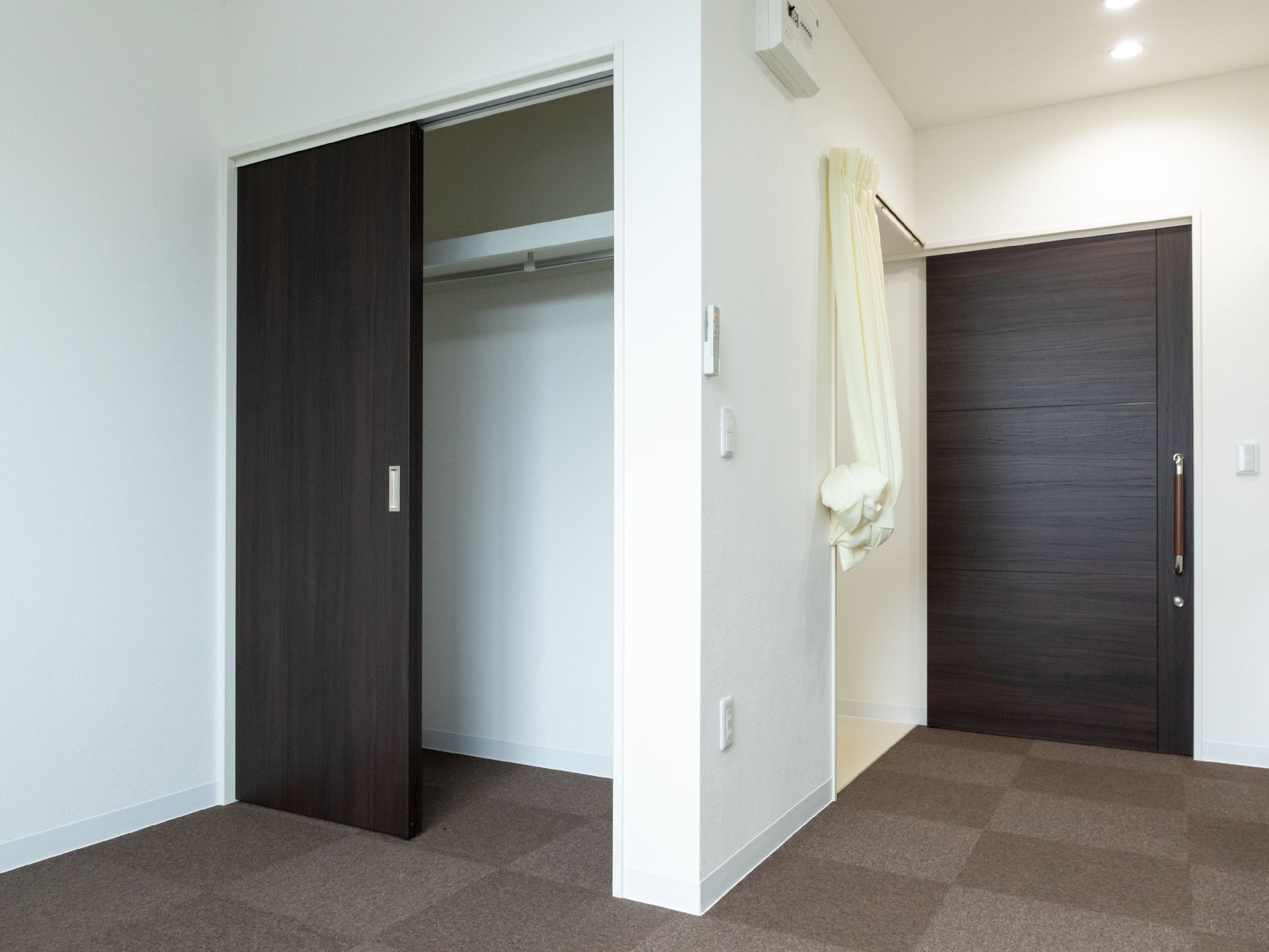 入居者の私服をしまっておける館内にあるクローゼット
