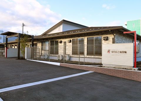 広々とした明るいエントランス