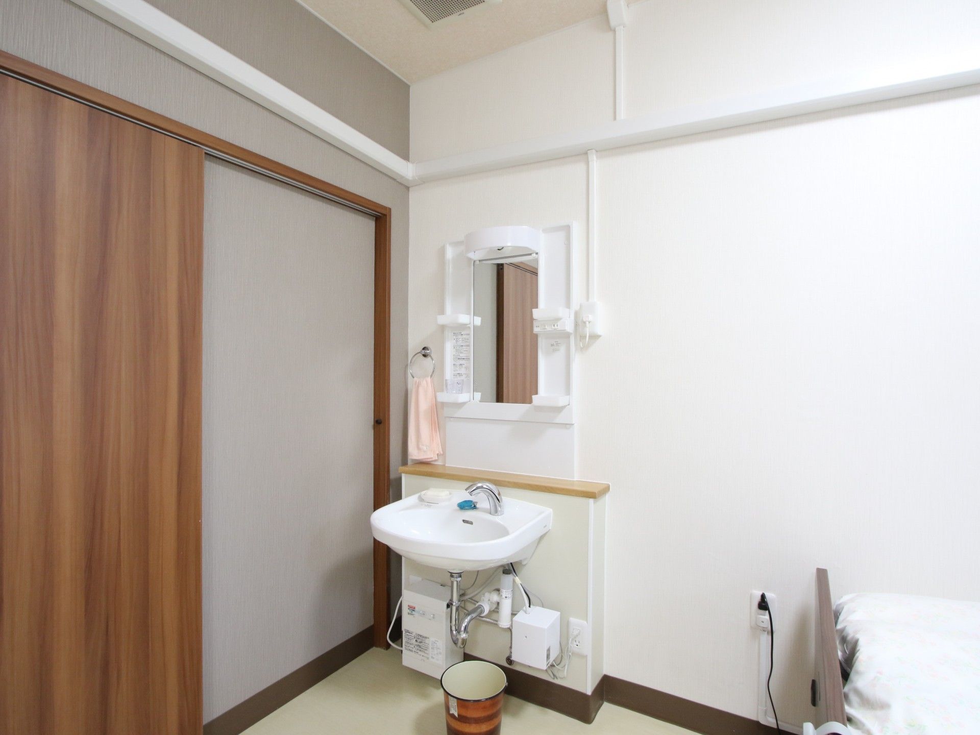 コンパクトな洗面台